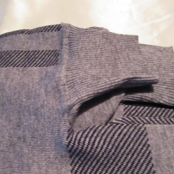 New Reversible Shawls /Cape -sleeves- good quality - Picture 4 of 6